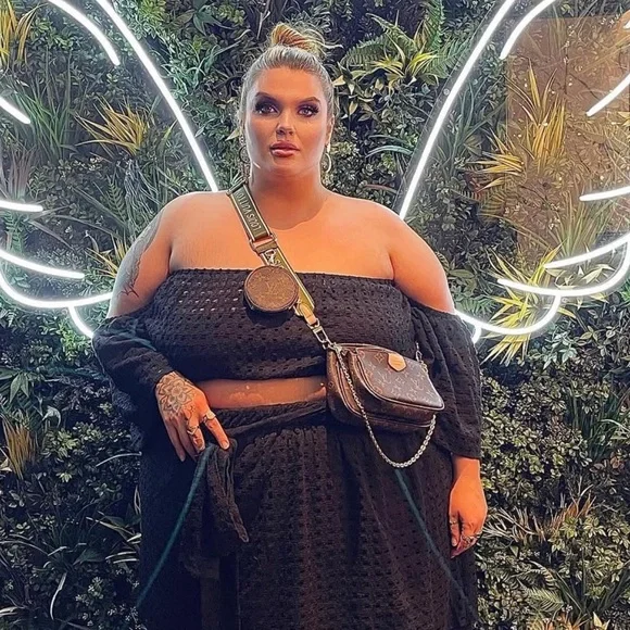 Zelie for She Black Textured Two Piece Set - Picture 4 of 5